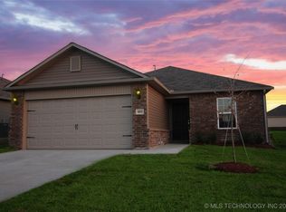 27412 E 117th St S, Coweta, OK 74429