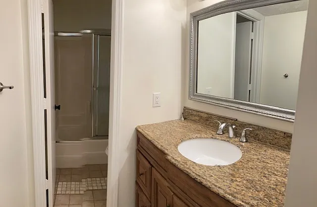 125 Sterling Ct — Photo 10