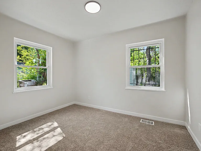 4460 Curundu Ave — Photo 15