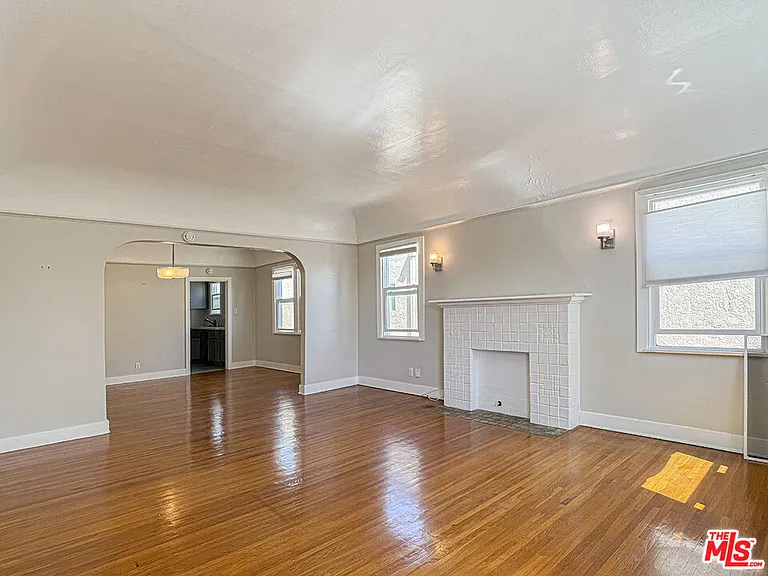 733 N Ridgewood Pl #735-1/2 — Photo 1