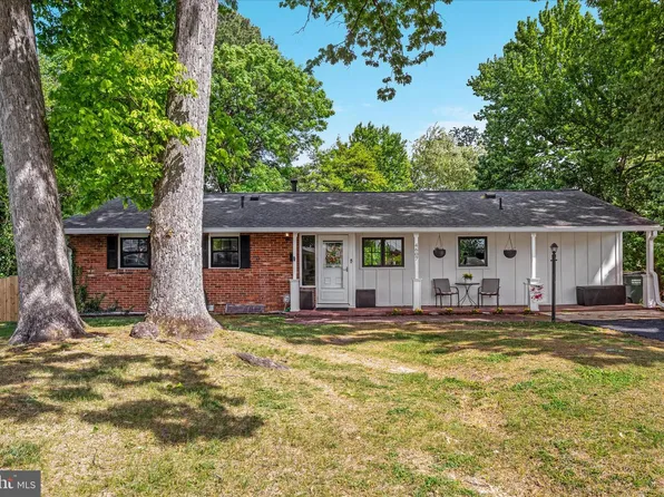 4607 Mayor Pl, Alexandria, VA 22310