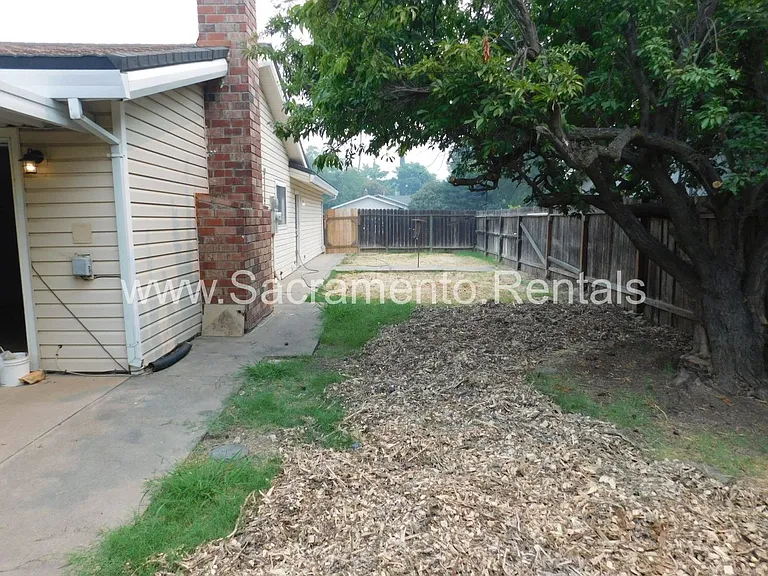 101 Kennelford Cir — Photo 23