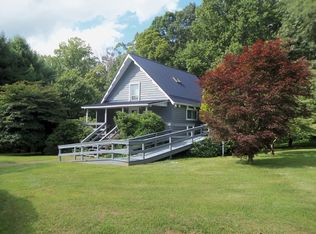 36 Skyland Lakes Dr, Fancy Gap, VA 24328