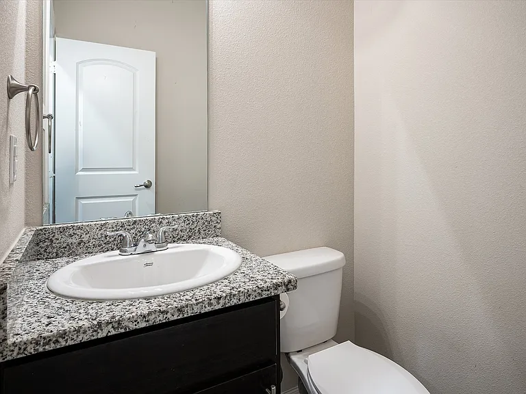 2721 Vine Ct — Photo 22
