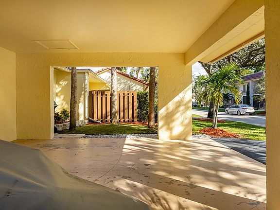3rd image of 16225 Laurel Dr #18