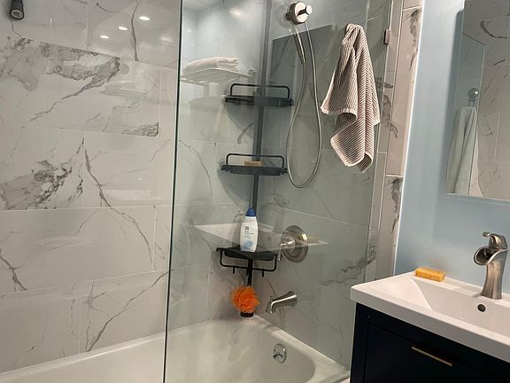 4th image of 414-22 Benedict Ave