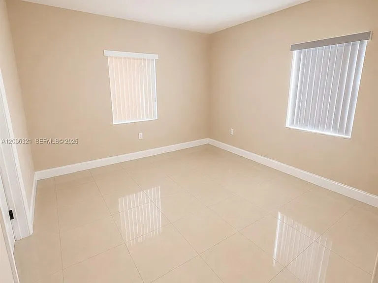 4011 SW 28th St — Photo 6