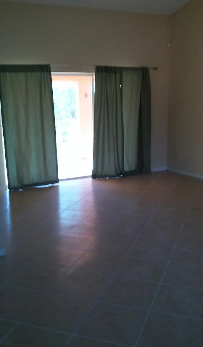 3 bed, 2063 sqft, $1,800 — Photo 2
