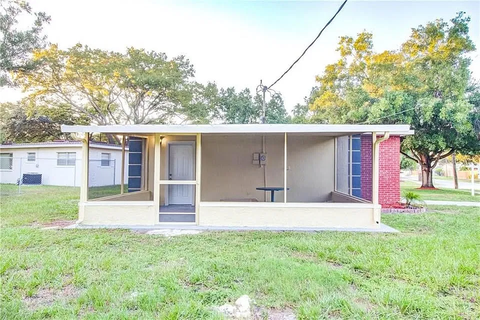 3 bed, 1380 sqft, $2,500 — Photo 3