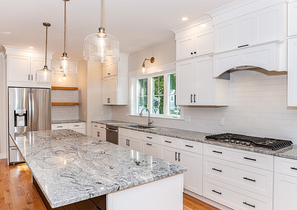 2nd image of 5 Gowing Ln