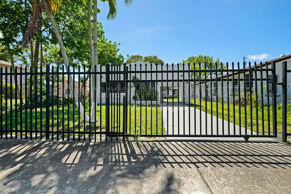 Building Photo - 7772 NW 9th Ave