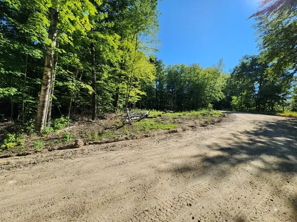 23 Colonial Road, Laconia, NH 03246