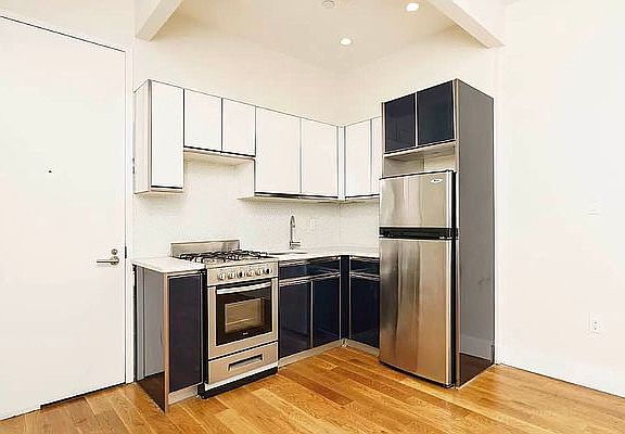 2nd image of 751 De Kalb Ave #3B