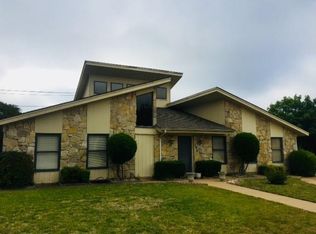 1801 Waterwood Dr, Arlington, TX 76012