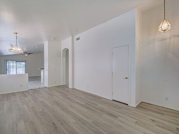 5th image of 2708 S Keene