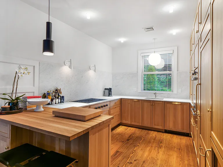 38 Fresh Pond Rd — Photo 9