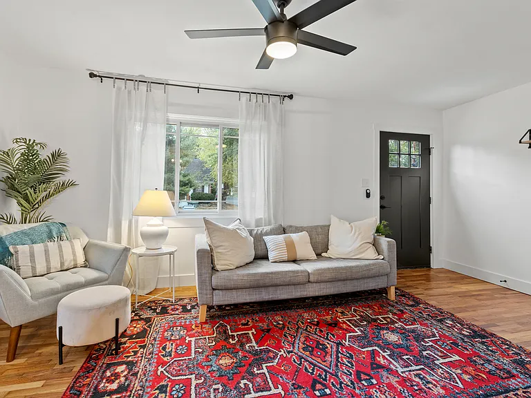 107 Pin Oak Dr — Photo 5