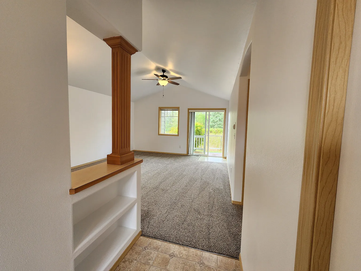 2 bed, 908 sqft, $1,995 — Photo 3