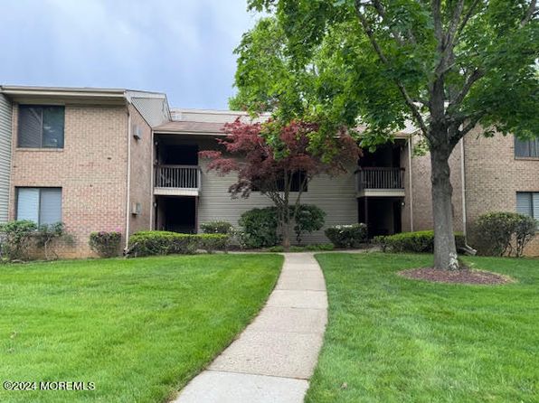 238 Medford Ct Unit J