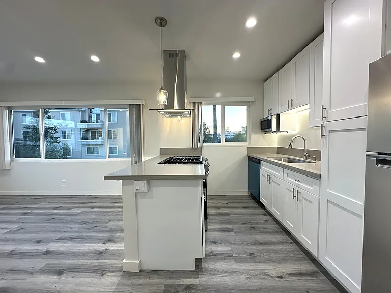 1720 Butler Ave #5A — Photo 6