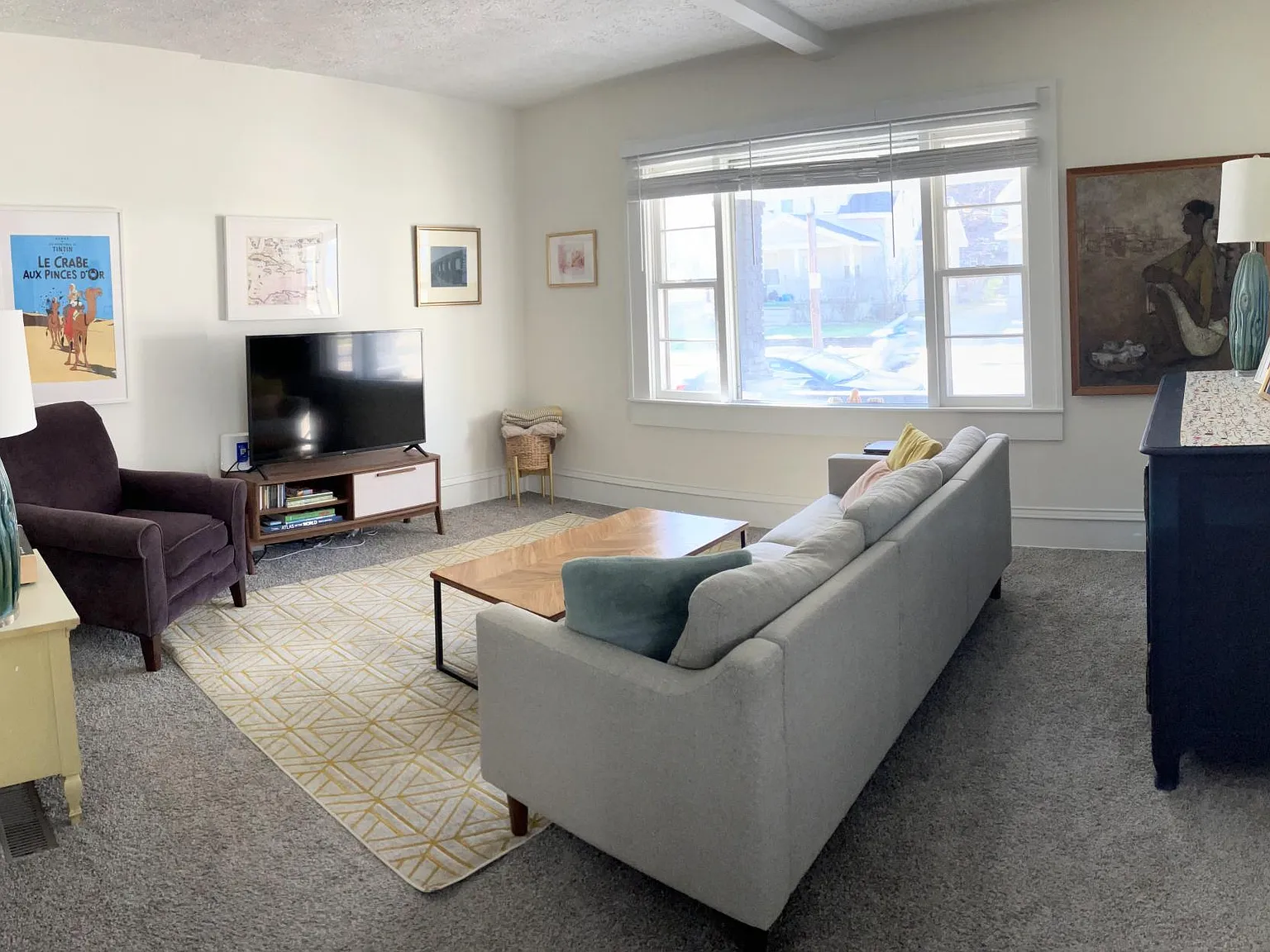 570 Valley Ave NW — Photo 2