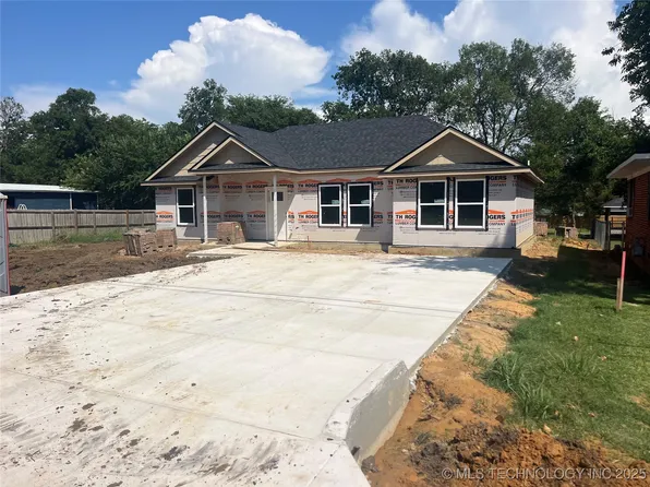 607 S 3rd St, Calera, OK 74730