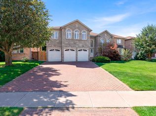 19 Risebrough Ave, Toronto, ON M2M 2E2