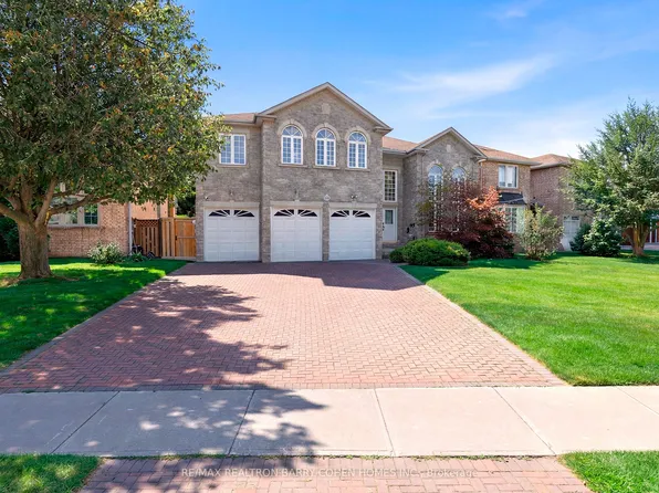 19 Risebrough Ave, Toronto, ON M2M 2E2