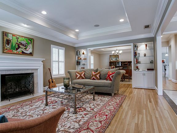5th image of 6107 Royalton Dr