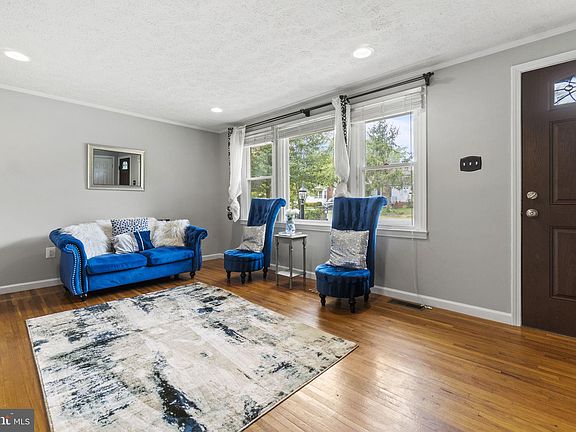 3rd image of 304 Southgate Ave