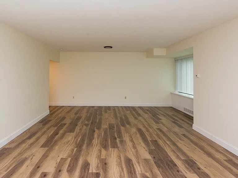 Lakewood Apartments — Photo 24