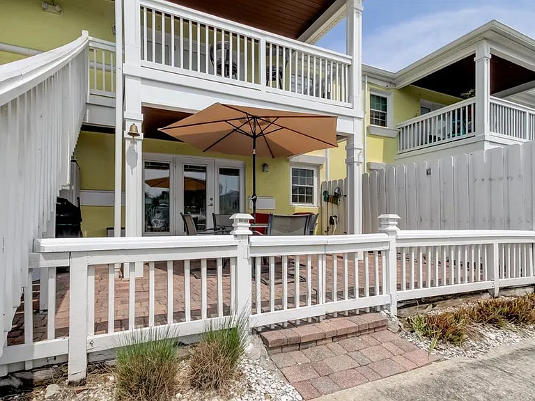 5092 Beach Dr SE #A — Photo 3