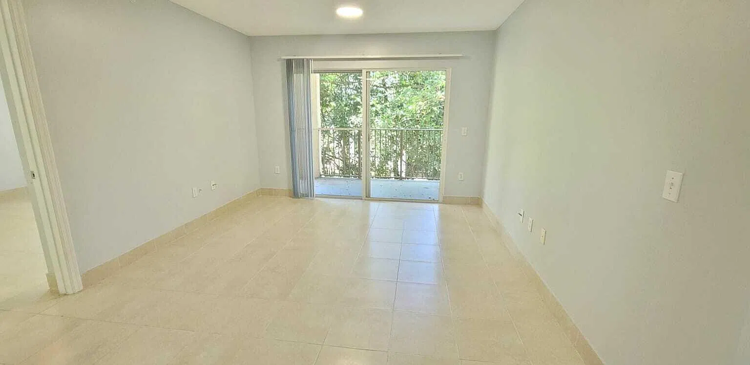 2 bed, 2.0 bath, 1060 sqft, $2,100 — Photo 2