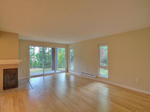 4th image of 12012 98th Ave NE APT 106