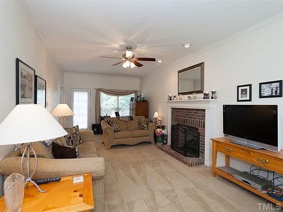 2nd image of 305 Pickett Ln