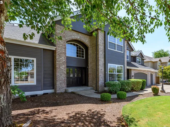 2351 NW Pinehurst Dr, McMinnville, OR 97128