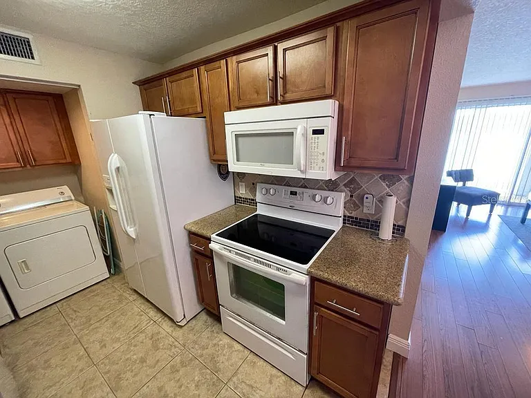 524 Orange Dr #11 — Photo 4