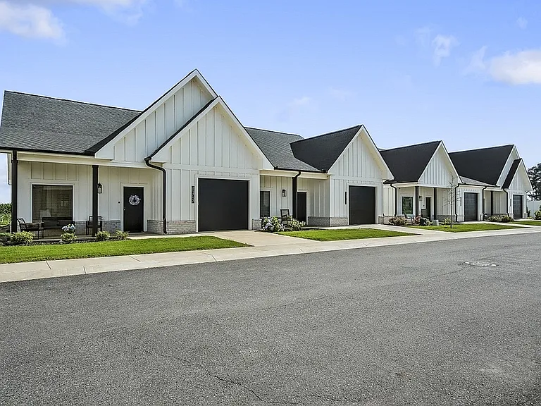 Villas at Capital Twenty — Photo 23