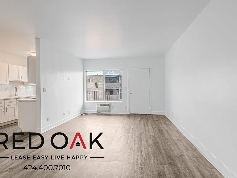 5128 De Longpre Ave #18 — Photo 2