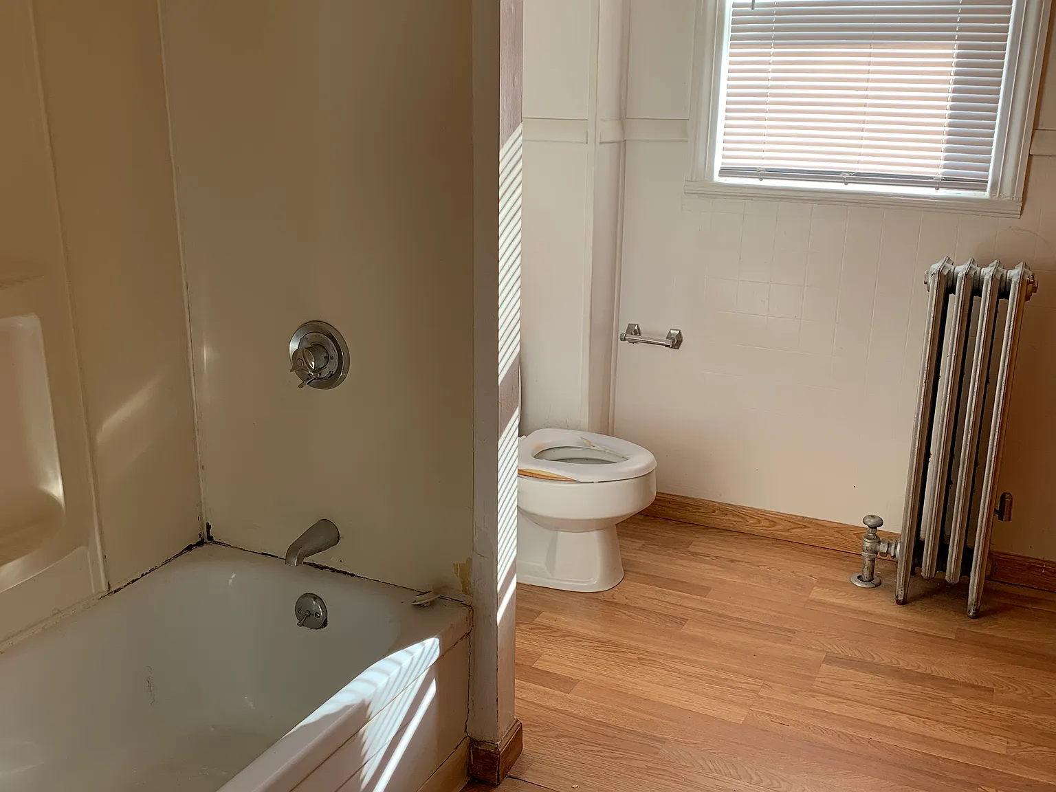 2 bed, 1000 sqft, $1,650 — Photo 4