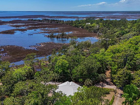 2nd image of 142 Stuart Cove Rd