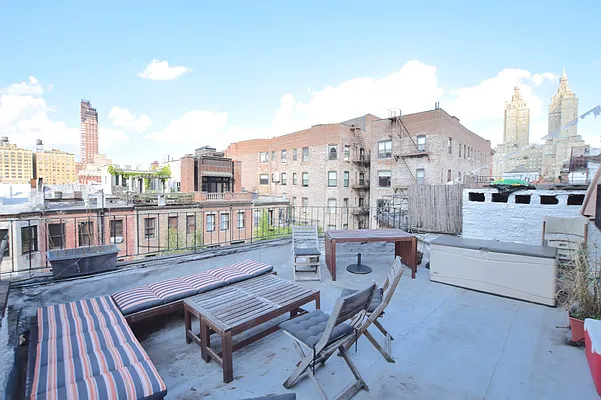 Rented by Street Realty Brokerage LLC | media 25