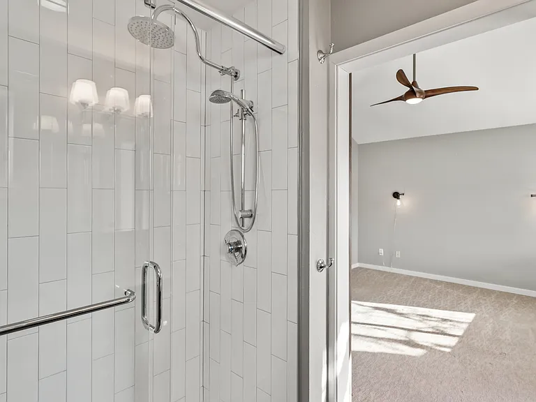 3450 Sunburst Ct — Photo 2