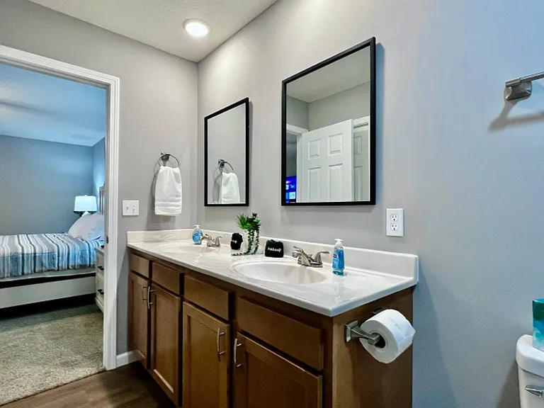 1011 N Anderson St — Photo 21