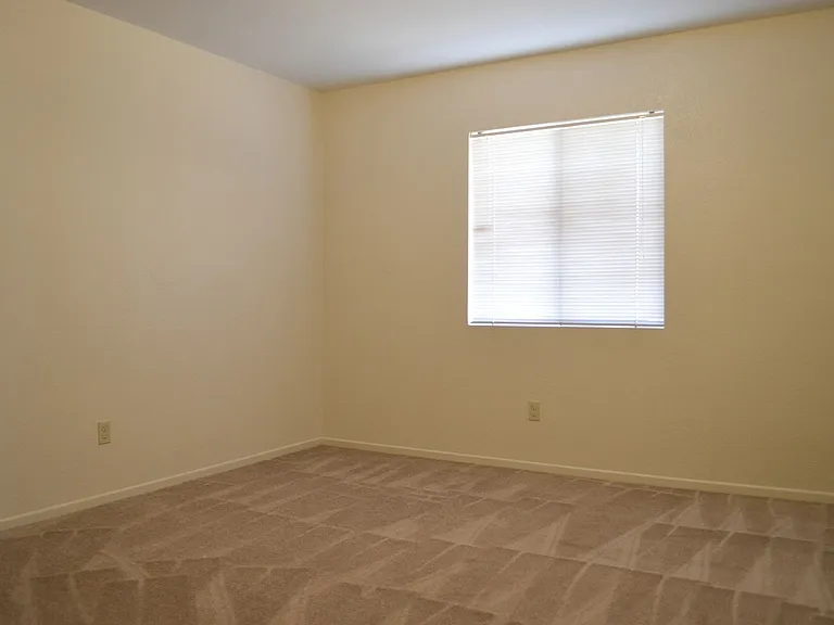 17502 Sequoia St — Photo 17