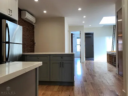 Rented by NY Living Solutions | media 18