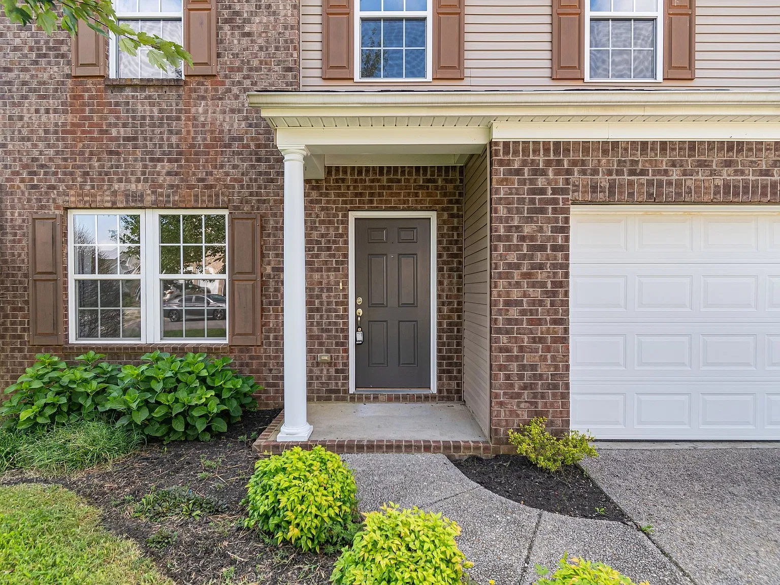 3 bed, 2.5 bath, 2202 sqft, $2,550 — Photo 4