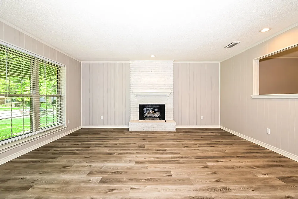3 bed, 2.0 bath, 1687 sqft, $2,510 — Photo 3