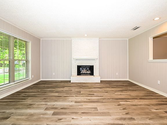 3rd image of 708 Village Grn
