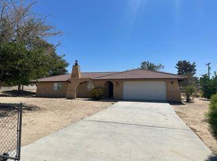 15435 Pohez Rd, Apple Valley, CA 92307
